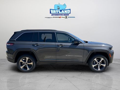 New 2026 Jeep Grand Cherokee Limited RWD image 6