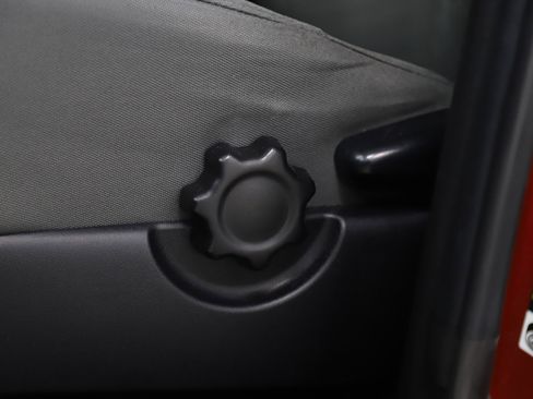 Used 2020 Toyota Tacoma SR w/ SR Convenience Package image 24