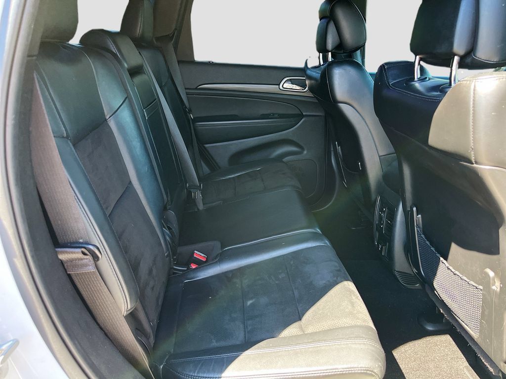 Used 2021 Jeep Grand Cherokee Laredo X AWD/4WD image 29