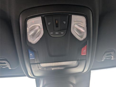 Used 2025 RAM 2500 Big Horn AWD/4WD image 32