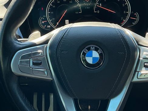 Used 2019 BMW 750i xDrive w/ M Sport Package image 32