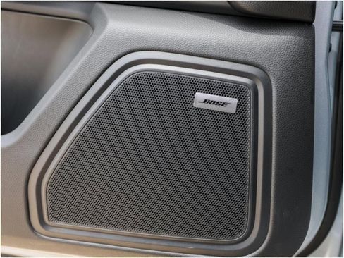 Certified 2025 Porsche Macan image 22