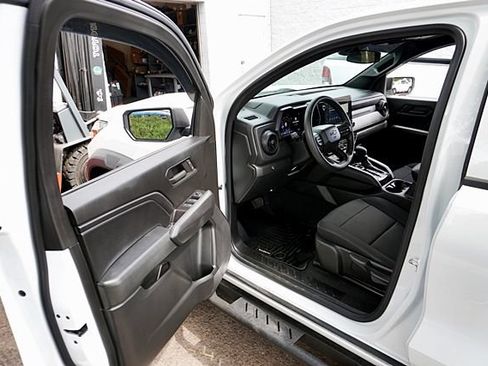 Used 2024 Chevrolet Colorado Trail Boss AWD/4WD image 37