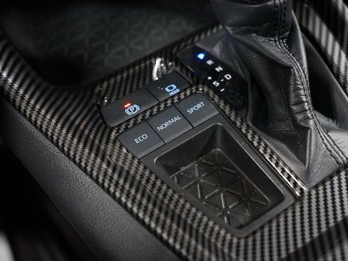 Used 2020 Toyota RAV4 LE image 21