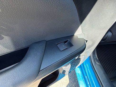 Used 2022 Toyota Prius L Eco FWD image 15