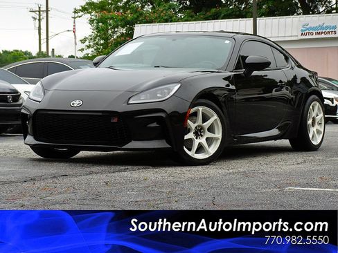 Used 2023 Toyota GR86 Premium w/ ALL Weather Mat Package (TMS) RWD image 1