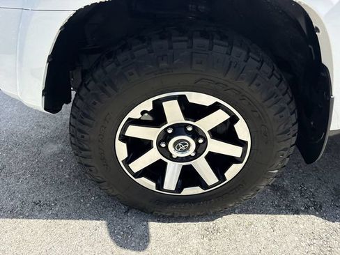 Used 2024 Toyota 4Runner TRD Off-Road Premium w/ Moonroof Package AWD/4WD image 10