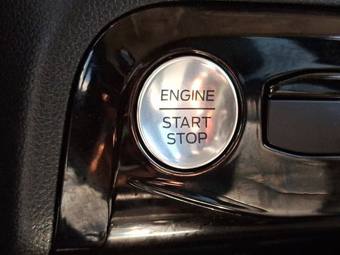 Certified 2025 Ford Escape Platinum AWD/4WD image 22