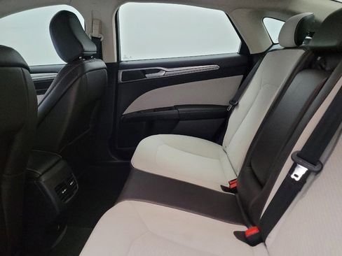 Used 2020 Ford Fusion SE w/ Equipment Group 151A image 18