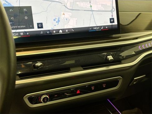 Used 2024 BMW X7 xDrive40i image 15