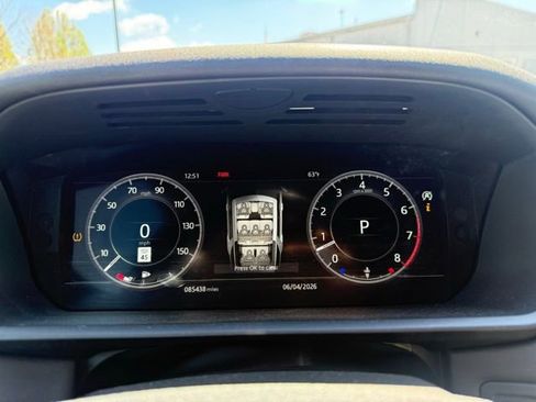 Used 2018 Land Rover Discovery HSE Luxury AWD/4WD image 25