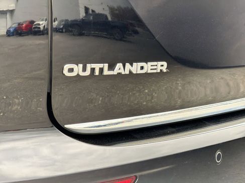 Used 2022 Mitsubishi Outlander SE AWD/4WD image 13
