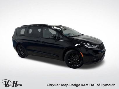 Used 2025 Chrysler Pacifica Limited