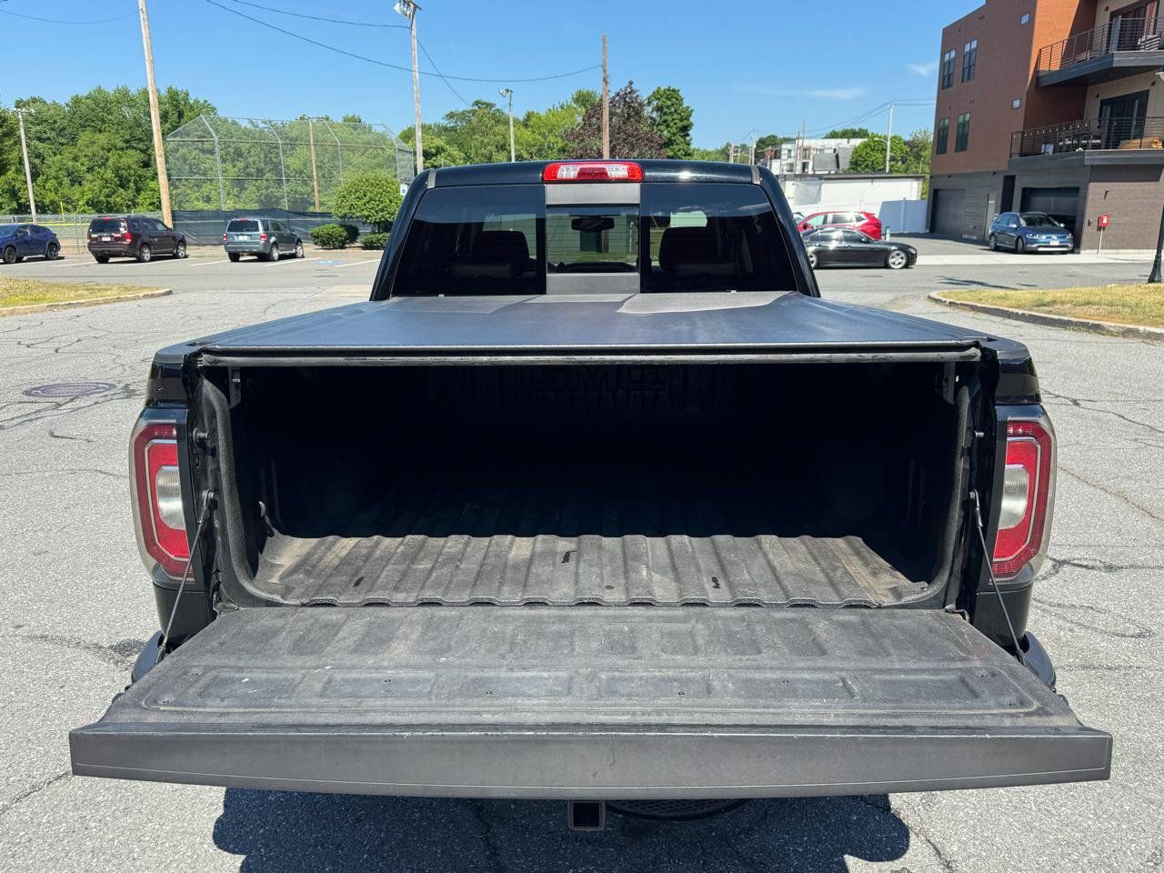 Used 2018 GMC Sierra 1500 SLT AWD/4WD image 23