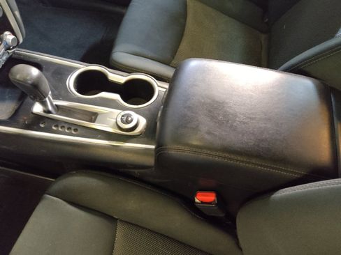 Used 2018 Nissan Pathfinder SV AWD/4WD image 26