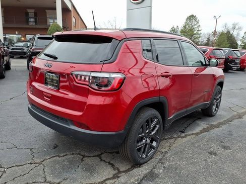 New 2026 Jeep Compass Latitude image 3