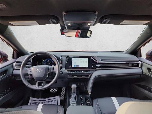Used 2025 Toyota Camry SE w/ Convenience Package FWD image 18