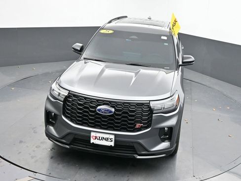 Used 2025 Ford Explorer ST w/ Sun And Sound Package image 40