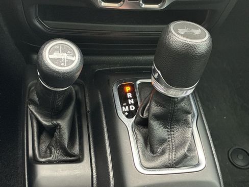 Used 2023 Jeep Wrangler Unlimited w/ Cold Weather Group AWD/4WD image 35