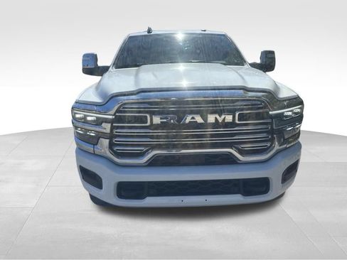 Used 2026 RAM 2500 Laramie AWD/4WD image 4