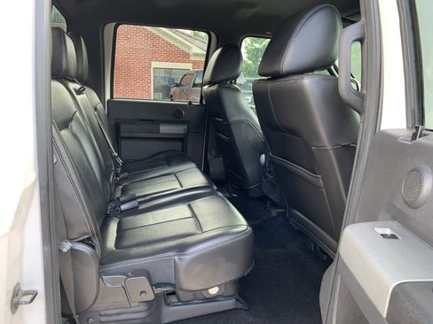 Used 2011 Ford F250 Lariat w/ Lariat Interior Pkg image 13