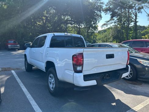 Used 2022 Toyota Tacoma SR w/ SR Convenience Package RWD image 2