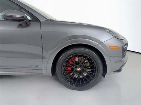 Used 2021 Porsche Cayenne GTS AWD/4WD image 28