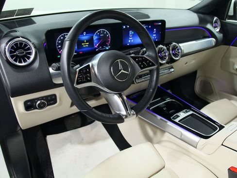 Certified 2025 Mercedes-Benz GLB 250 4MATIC image 6