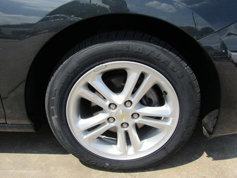 Used 2017 Chevrolet Cruze LT FWD image 7