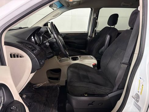 Used 2015 Dodge Grand Caravan SXT w/ Rear Park Assist Package image 15