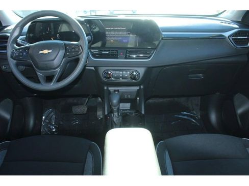 Used 2024 Chevrolet TrailBlazer LS w/ LS Convenience Package image 12