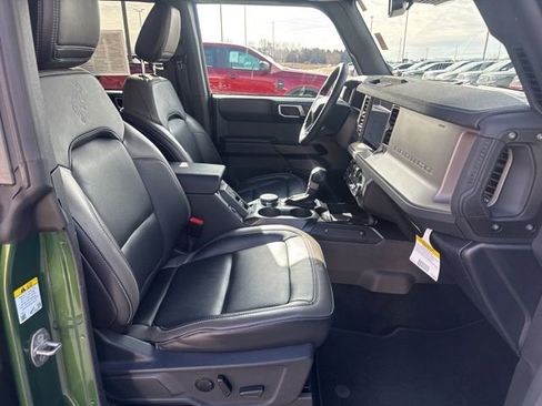 Used 2025 Ford Bronco Outer Banks image 16