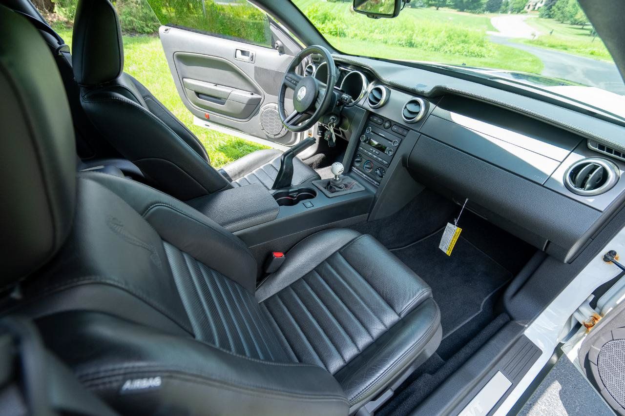 Used 2008 Ford Mustang Shelby GT500 RWD image 25