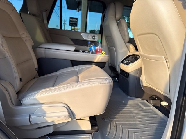 Used 2020 Lincoln Navigator Reserve w/ Luxury Package AWD/4WD image 17