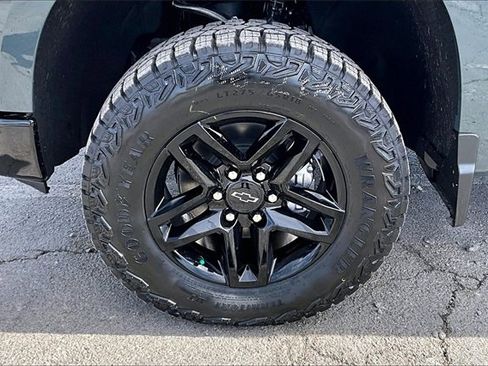 New 2026 Chevrolet Silverado 1500 Custom Trail Boss w/ Dark Appearance Package image 12