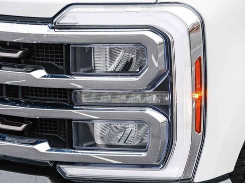 Used 2024 Ford F350 King Ranch w/ FX4 Off-Road Package image 7