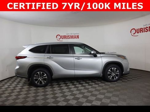 Used 2023 Toyota Highlander XLE image 11