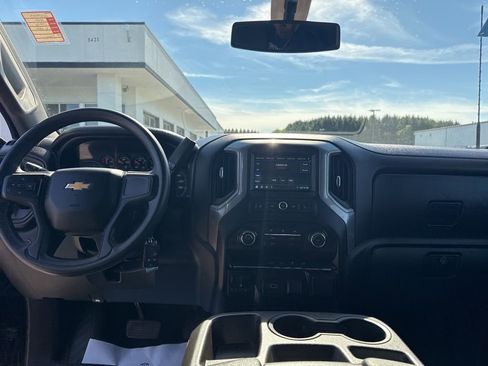 Used 2020 Chevrolet Silverado 2500 Custom w/ Custom Value Package image 13