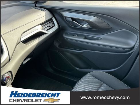 Used 2022 GMC Terrain SLE w/ Driver Convenience Package image 31