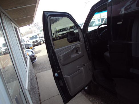 Used 2013 Chevrolet Express 1500 AWD image 13