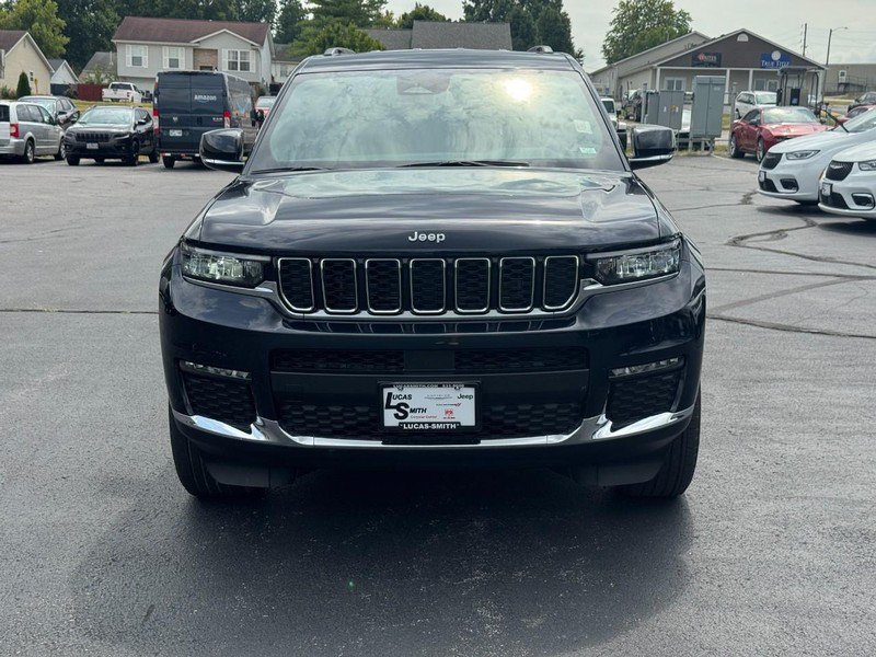 Used 2023 Jeep Grand Cherokee L Limited AWD/4WD image 10