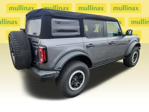 Used 2023 Ford Bronco Badlands w/ Sasquatch Package AWD/4WD image 3