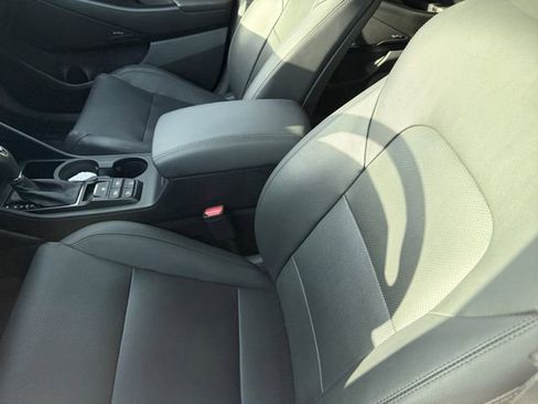 Used 2021 Hyundai Tucson Limited image 6