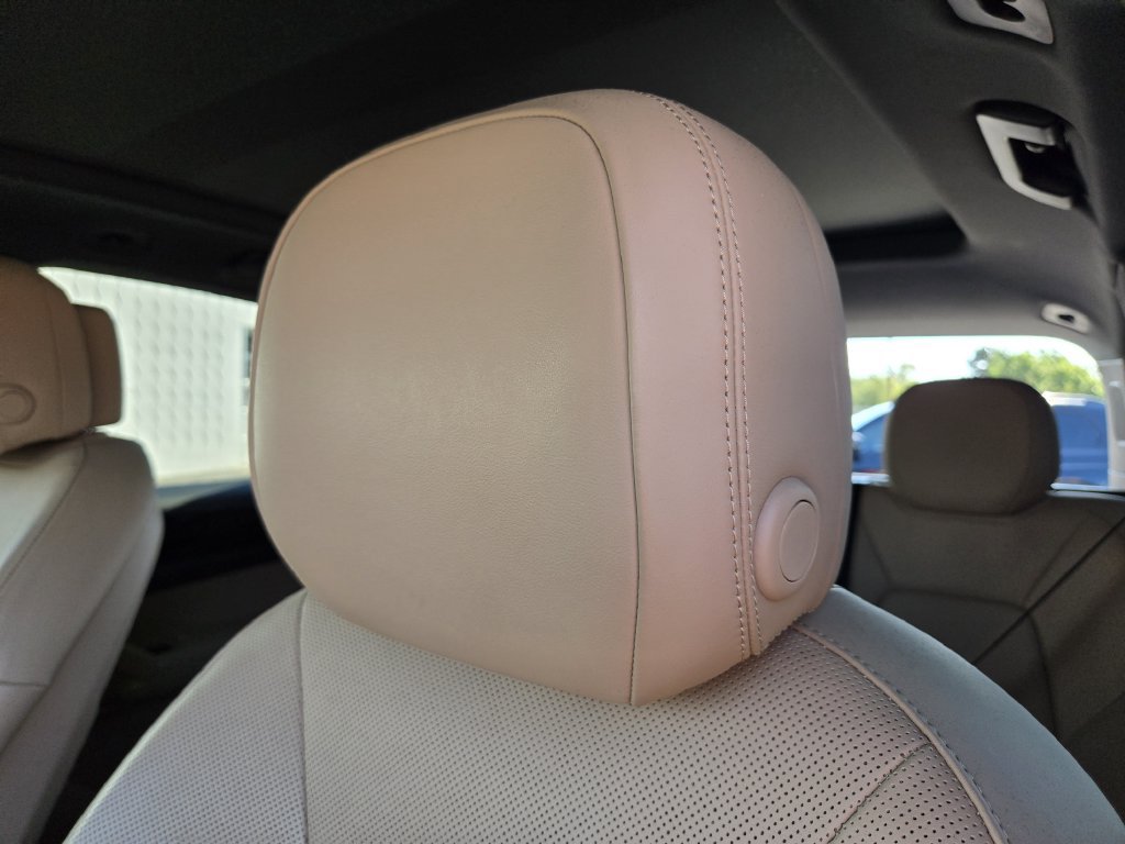 Used 2022 Porsche Cayenne AWD/4WD image 16