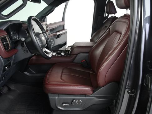Used 2024 Ford Expedition Limited AWD/4WD image 29