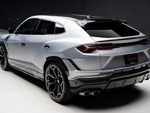 Used 2024 Lamborghini Urus Performante AWD/4WD image 25