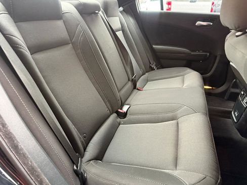 Used 2017 Dodge Charger SXT w/ Navigation & Travel Group image 15