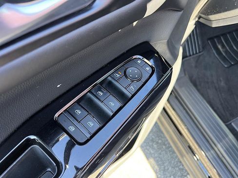Certified 2022 Nissan Pathfinder SV w/ SV Black Package FWD image 20