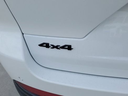 New 2025 Jeep Grand Cherokee Limited image 9