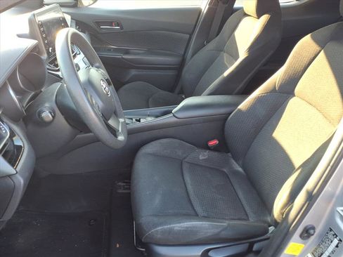 Used 2019 Toyota C-HR LE image 11